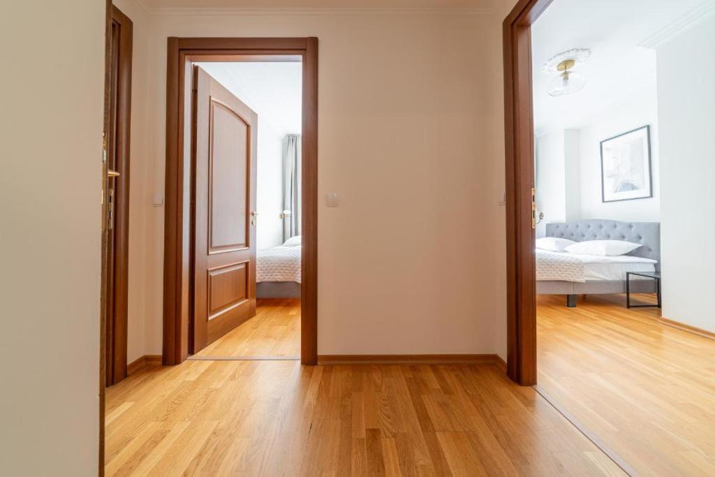 Old Town Square Residence Talin Exterior foto